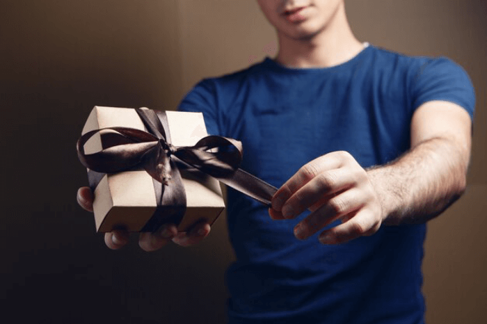  Gifts for Men Under 200